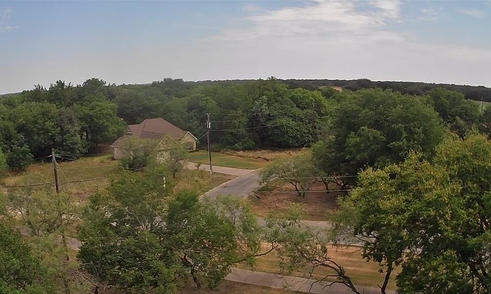 1st image of 27081 Meadowmore Dr