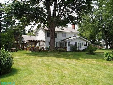 3rd image of 5042 Bateson Beach Dr NE