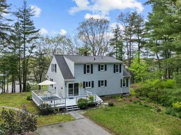 93 Pleasant View Ave, Smithfield, RI 02917