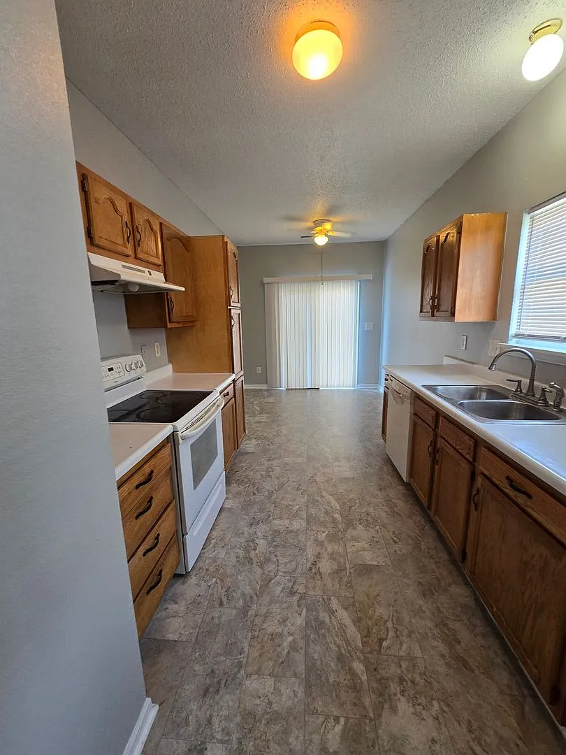 Westside Beautiful Updated 3 Bedroom Home near Raceway Rd and E County Rd 100 S — Photo 3