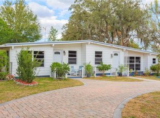 8726 Overlook Dr, Temple Terrace, FL 33617