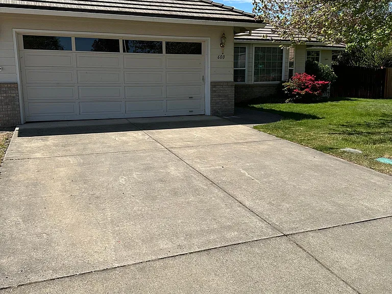 600 Jackson Creek Dr — Photo 3