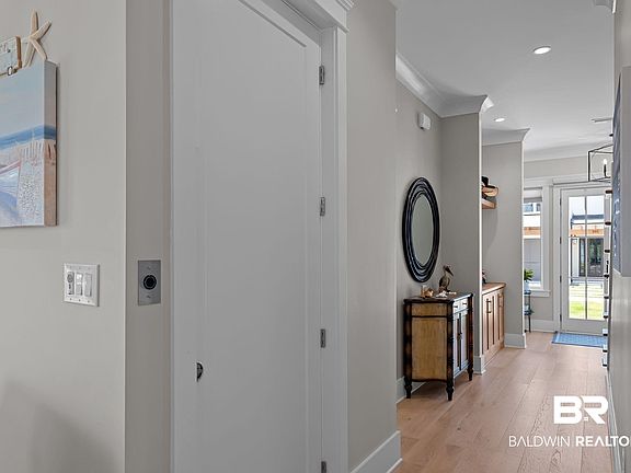 5th image of 884 Inlet Cir