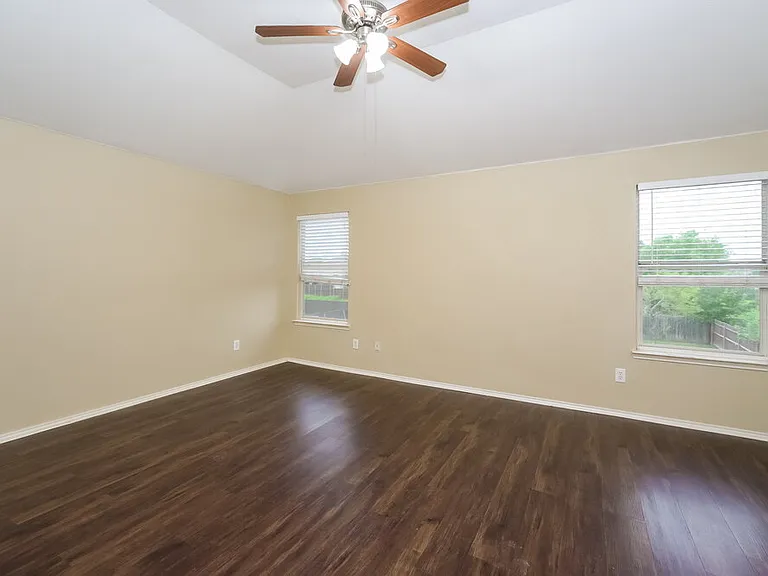 2808 Lynx Ln — Photo 10