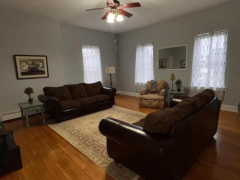 102 N Lawrence St — Photo 17
