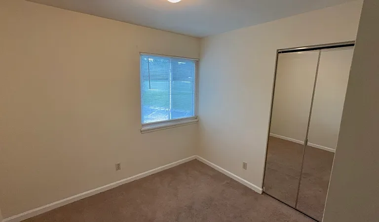 1440 Seneca Dr #K — Photo 2