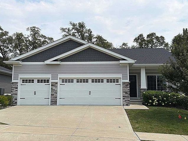 1st image of 9422 Bellflower Ln