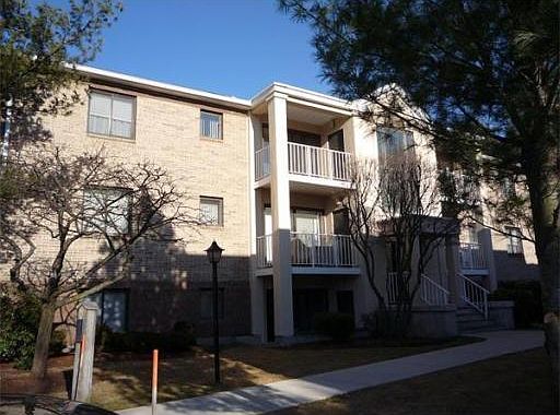 1st image of 14 Bourbon St APT 36