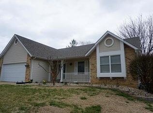 829 Colby Ln, Saint Peters, MO