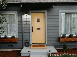 229 NE B St, Grants Pass, OR 97526