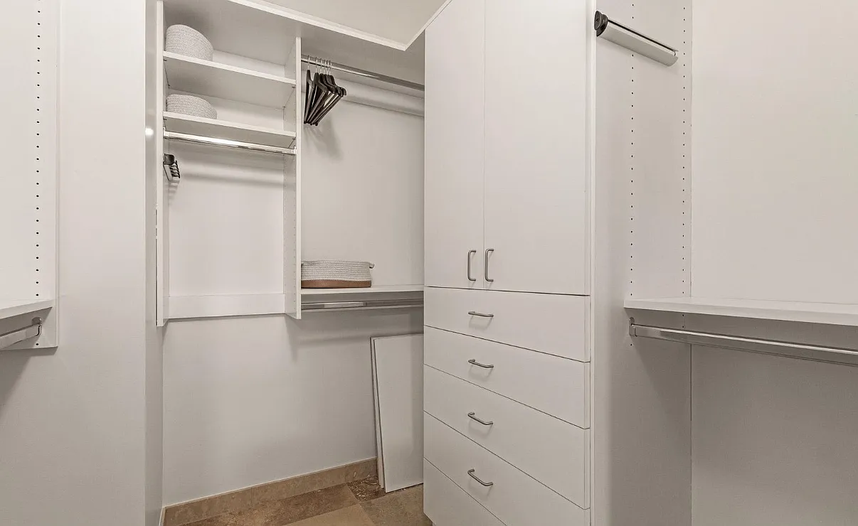 2 bed, 1200 sqft, $2,995 — Photo 4
