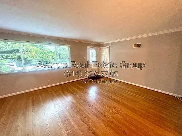3 bed, 1.0 bath, 1128 sqft, $1,925 — Photo 3