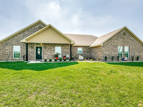 912 N Mesquite St, Muenster, TX 76252