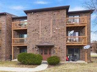2238 Abbeywood Dr APT F, Lisle, IL