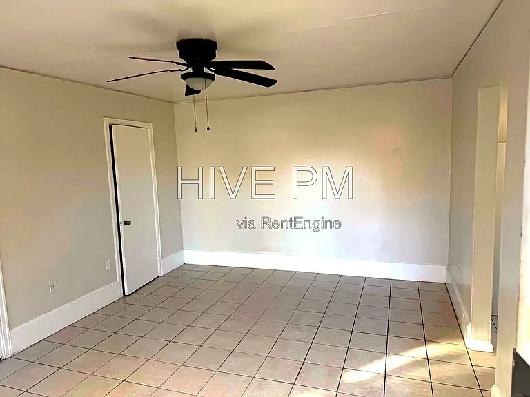 2108 Auburn Ave #3 — Photo 3