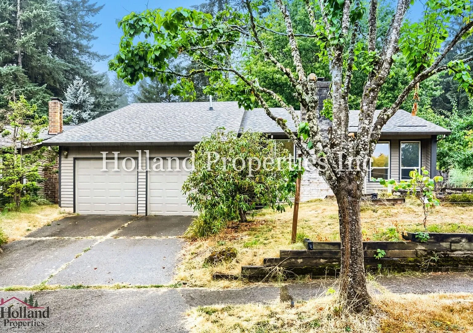 Charming 3-Bedroom Tualatin Home with Detached Office, Garden & Fireplace — Photo 3