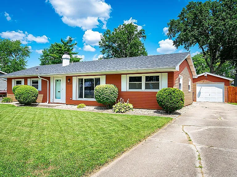 7527 Pinedale Dr — Photo 10
