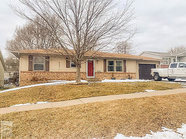 1st image of 180 Glenbrook Dr