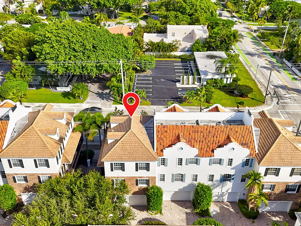 143 N Cannery Row Cir