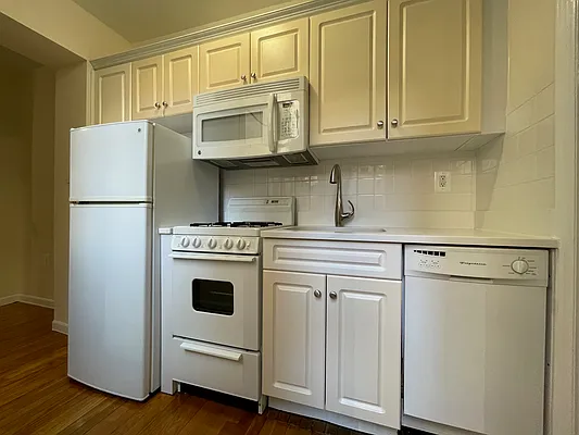 Rented by Building Equity Real Estate LLC | media 3