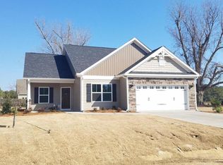 211 River Oats Ct, Holly Ridge, NC 28445