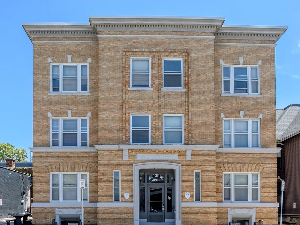 16 Jefferson Ave SE