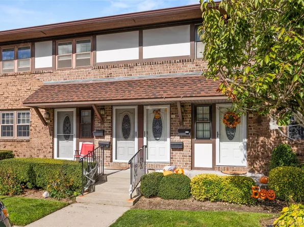 441 Mariners Way, Copiague, NY 11726