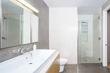 Rented by iAdvise Real Estate LLC