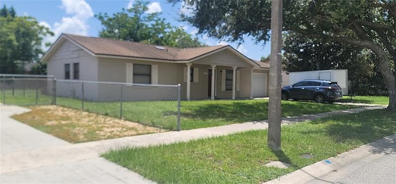 2nd image of 4814 Edmee Cir
