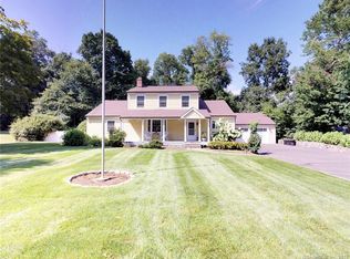 7 Spinning Wheel Ln, Norwalk, CT 06851
