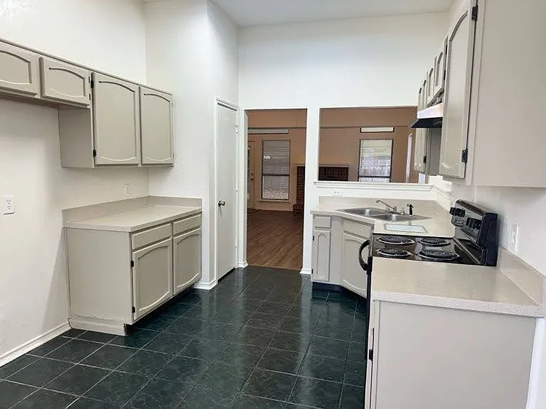 249 Stallion Dr — Photo 12