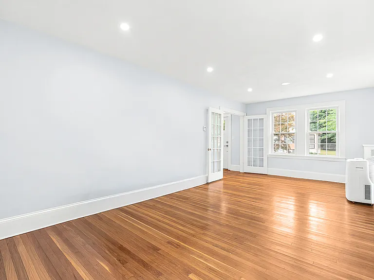 48 Whitney Rd — Photo 6
