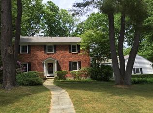 1392 Ruffner Rd, Niskayuna, NY 12309