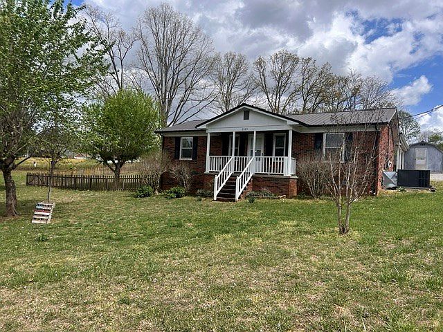 2nd image of 2125 Amber Meadows Rd