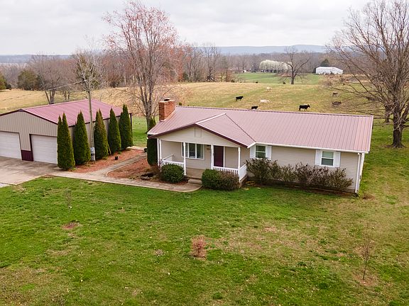 2nd image of 425 Peak Rd