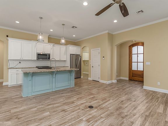 3rd image of 352 Wood Spgs