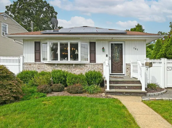 181 8th Street, Bethpage, NY 11714