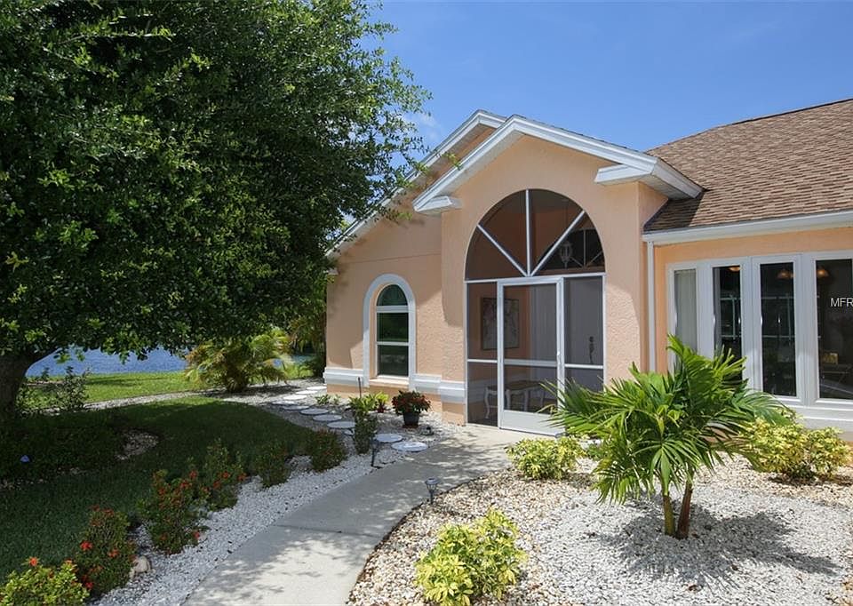 1st image of 657 Rotonda Cir