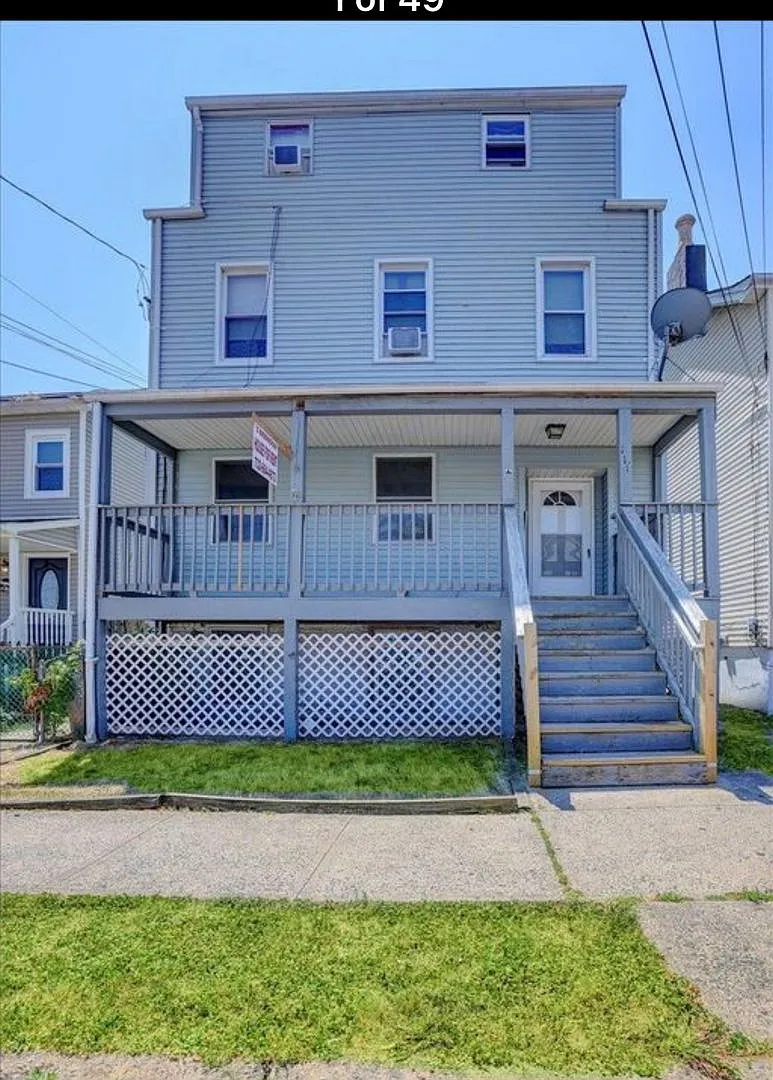 111 John St — Photo 1