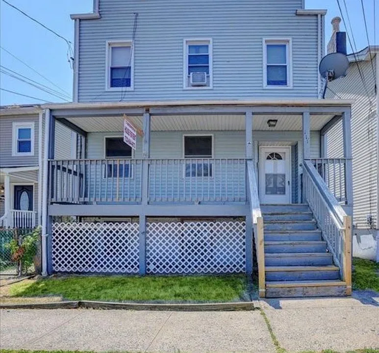 111 John St