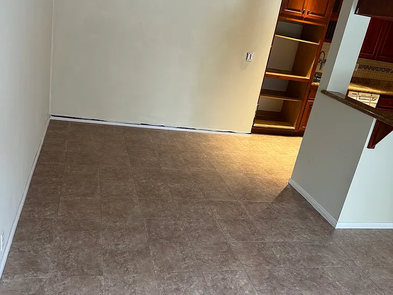 1322 S Hesperian St — Photo 14
