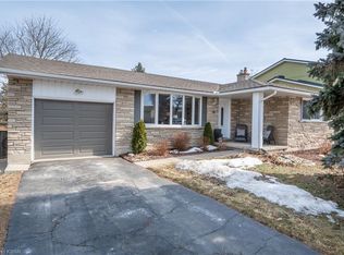 20 Gay Cres, Kitchener, ON N2A2C3
