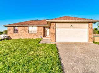 3710 W Greenway Dr, Springfield, MO 65807