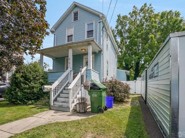 24 Hart St, Sayreville, NJ 08872