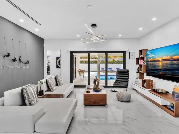 1940 NE 197th Ter, N Miami Beach, FL 33179