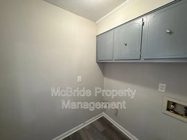 2941 Rollingwood Dr — Photo 13