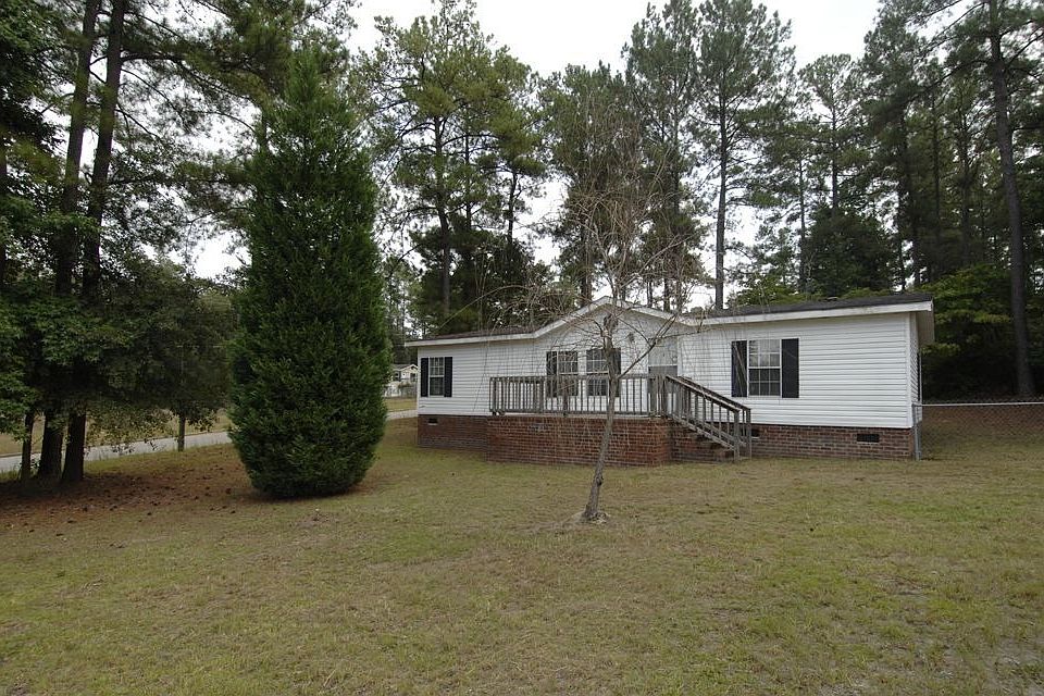 Front of house-large yard