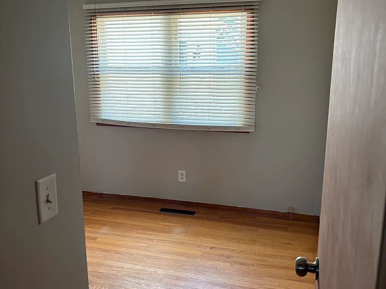 1140 Maple Ave — Photo 10