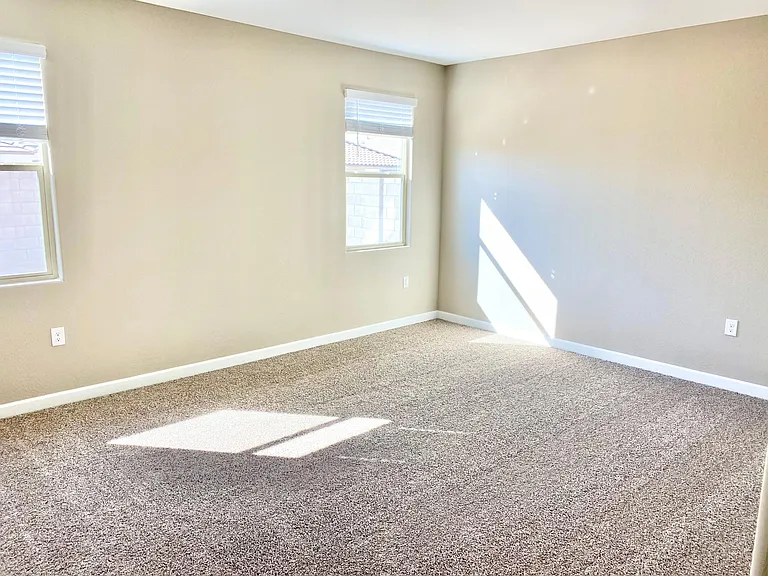 30069 W Clarendon Ave — Photo 11