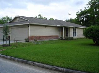 107 W Nazro St, Baytown, TX 77520